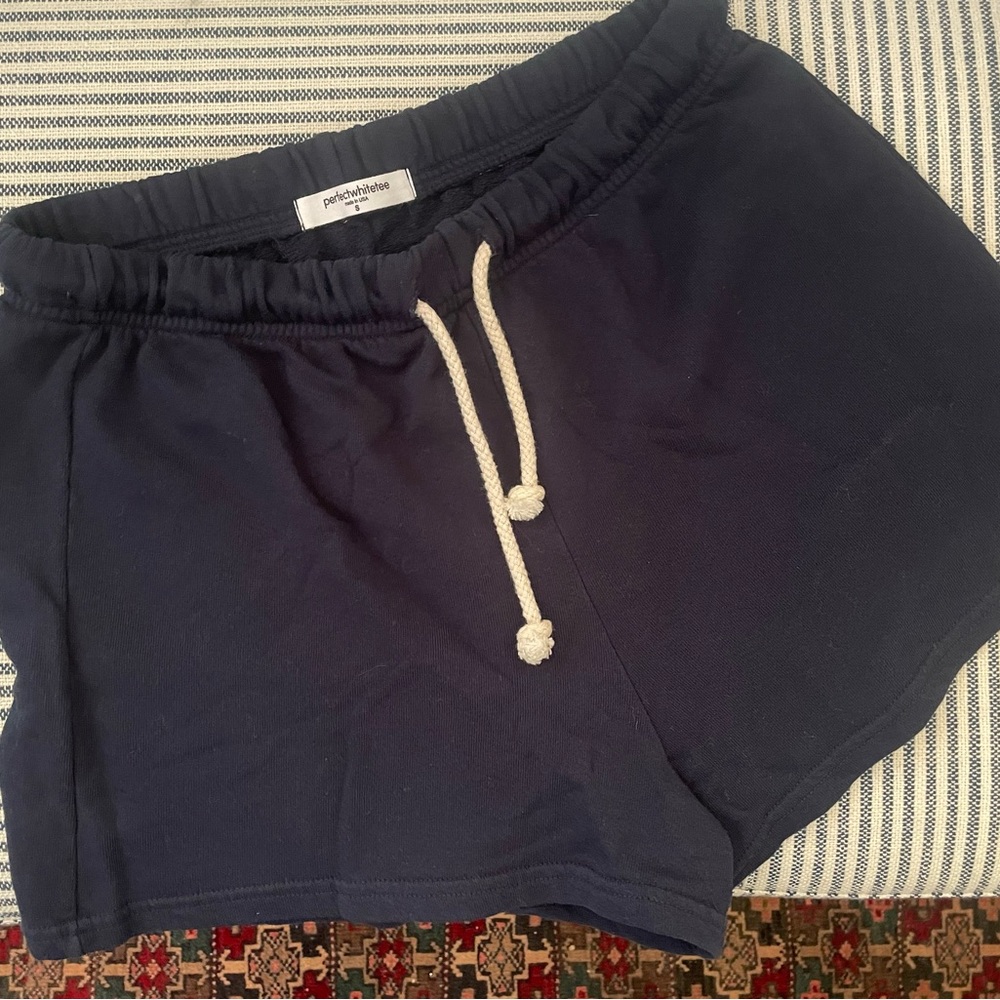 Perfectwhitetee shorts size small navy